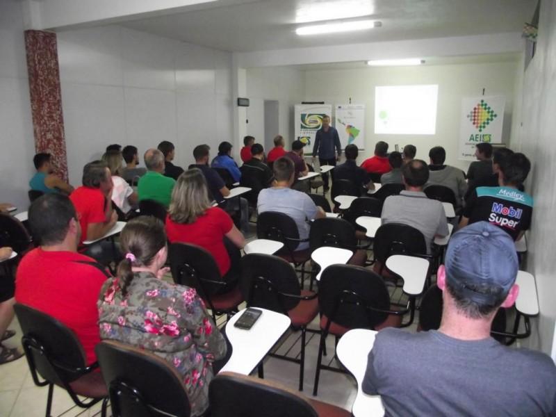 NAI - Núcleo Automotivo da AEI realiza palestra sobre Tendências Automotivas